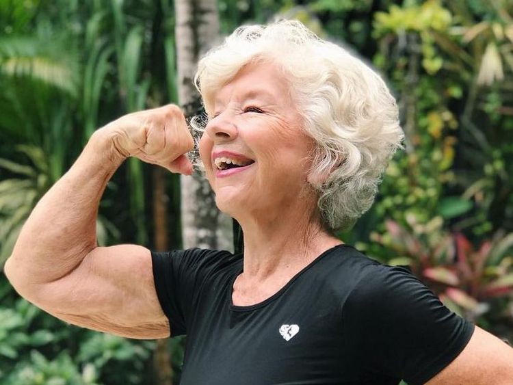 Jadi Model Instagram di Usia 74 Tahun, Nenek Ini Punya Tubuh Kekar