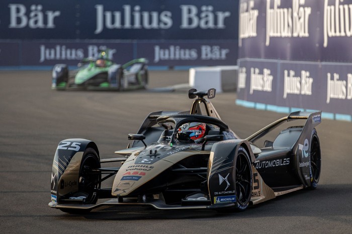 JAKARTA, INDONESIA - JUNE 04: Jean-Eric Vergne of France and DS Techeetah Automobiles #25 leads during the first free practice of the Formula E Jakarta at Jakarta International E-Prix Circuit on June 04, 2022 in Jakarta, Indonesia. (Photo by Robertus Pudyanto/Getty Images)