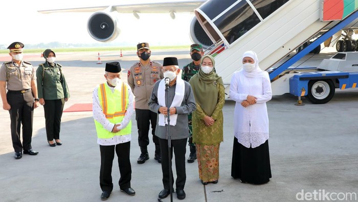 Jemaah haji kloter pertama diberangkatkan