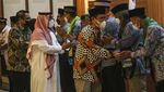 Jemaah Haji Kloter Pertama Jakarta Diberangkatkan ke Tanah Suci