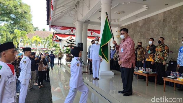 Kemeriahan Ngarak Pataka di Hari Jadi Ciamis.