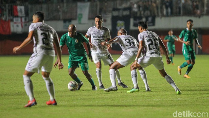 Laga uji coba PSS Sleman lawan Bali United di Stadion Maguwoharjo, Sleman, Sabtu (4/6/2022).