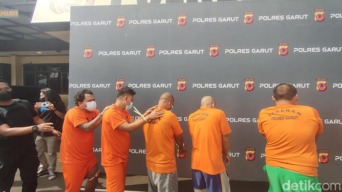 Lima orang komplotan pencuri motor Obot Cs