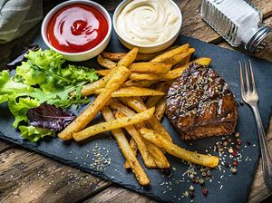 Kentang hingga Pasta, 5 Pelengkap Ini Bikin Steak Makin Nikmat