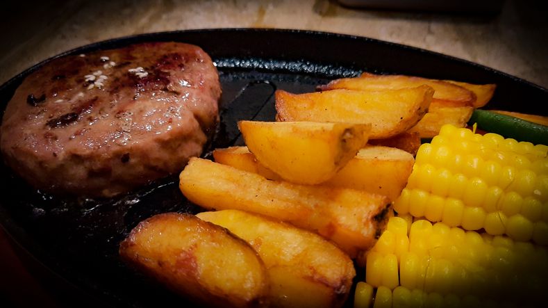 Kentang hingga Pasta, 5 Pelengkap Ini Bikin Steak Makin Nikmat
