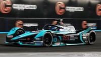 Sebanyak 22 pebalap adu cepat di ajang Formula E Jakarta.