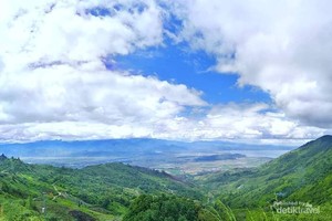 Memandang Indahnya Alam Kerinci di Atas Bukit Khayangan
