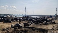 Pembangunan pelabuhan dilakukan dalam periode tahun anggaran jamak (multiyears) 2020-2022, yang bersumber dari APBN Kemenhub dengan total anggaran Rp 398 miliar.