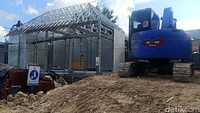 Pembangunan terminal VVIP ini, dilaksanakan oleh kontraktor PT Wijaya Karya dan konsultan supervisi PT Virama Karya dengan anggaran Rp 51 miliar.