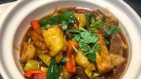 Dari Szechuan, China, ada olahan terong gurih pedas yang dipadukan tahu. Bernama sapo terong dan tahu, hidangan ini pasti disukai seluruh anggota keluarga. Begini cara membuatnya. Foto: iStock 