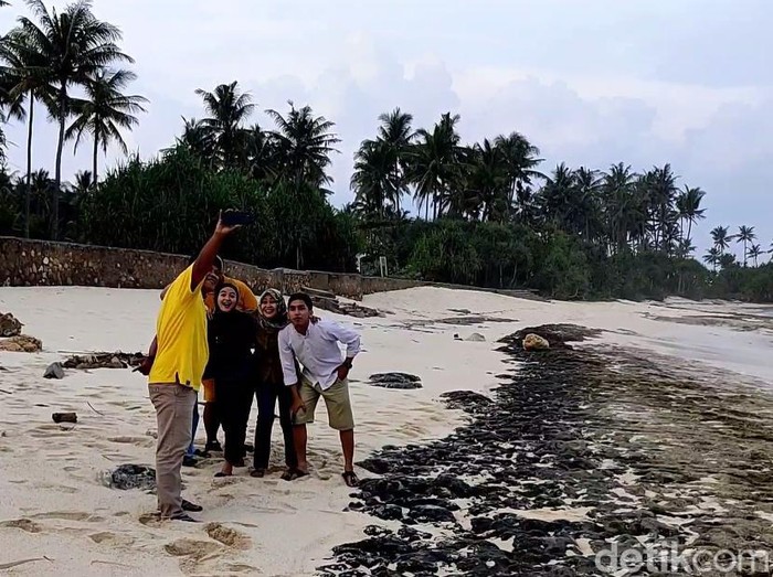 Pantai Srau Pacitan