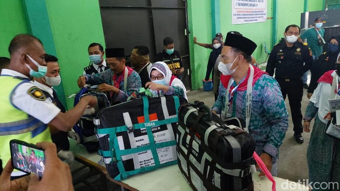 Pemeriksaan koper jemaah haji