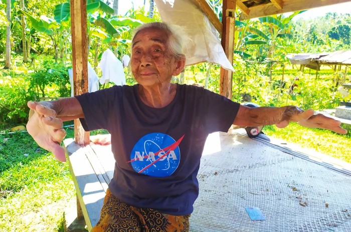 Penari berko Ni Ketut Nepa atau Dadong Barak sudah berusia 120 tahun, tinggal di Tempek Munduk Jati, Lingkungan Pancardawa, Kelurahan Pendem, Kecamatan Jembrana, Kabupaten Jembrana, Bali.