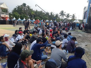 Sensasi Nonton Formula E Jakarta di Ancol, Duduk Lesehan di Bawah Terik Matahari