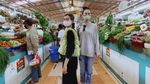Potret Eva Celia Beli Sayur hingga Dapat Kue dari Demas Narawangsa