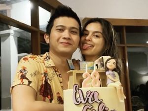 Potret Eva Celia Beli Sayur hingga Dapat Kue dari Demas Narawangsa
