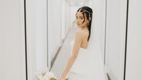 Setelah berpacaran cukup lama, Eva Celia dan Demas Narawangsa membawa hubungan mereka ke tahap pernikahan. Keduanya sepakat mengarungi kehidupan rumah tangga bersama.