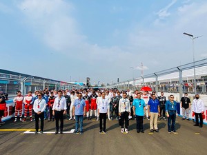Jokowi Serahkan Piala Juara I Dinilai Pertanda Formula E Event Negara