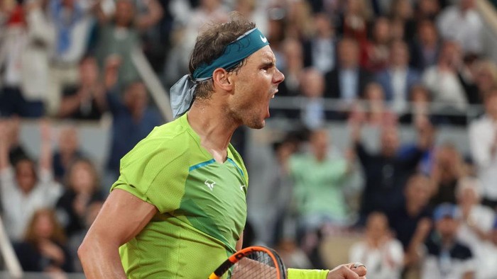 PARIS, FRANCE - JUNE 03: Rafael Nadal of Spain celebrates against Alexander Zverev (aka Sascha Zverev) of Germany during the Mens Singles Semi Final match on Day 13 of The 2022 French Open at Roland Garros on June 03, 2022 in Paris, France. (Photo by John Berry/Getty Images)