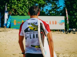 Rio Waida Tumbang dari Peringkat Satu Dunia WSL