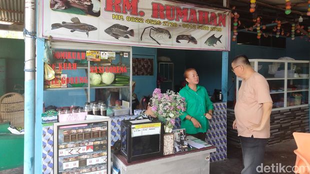 RM Rumahan yang menyajikan ikan gulai masam