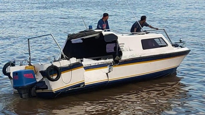 Salah satu speedboat yang kondisinya mengalami  kerusakan usai tabrakan maut di Sungai Mahakam (Dok. Istimewa ).