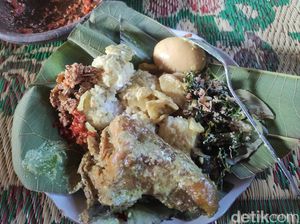 Sebulan Hanya Dijual 6 Kali, Ini Spesialnya Sego Kuning Mbok Sriwi
