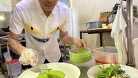 Suminto, pemilik Steak Potik pernah menjadi Sous Chef di SKYE Restaurant selama 2 tahun. Pada 2015, Suminto yang merasa telah memiliki bekal cukup kemudian membuka warung steak di kota Tangerang, Banten. Foto: detikFood/Yenny Mustika Sari