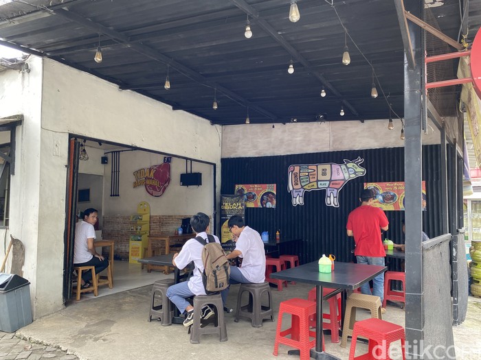 Steak Potik, Warung Kaki Lima Milik Mantan Chef
