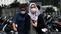 Para tamu undangan terus berdatangan untuk mengikuti pengajian.