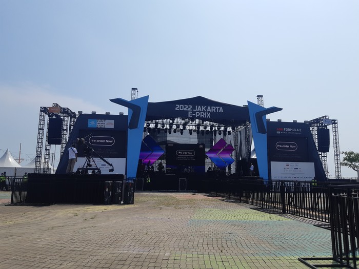 Suasana nonton Formula E Jakarta dari pemegang tiket termurah