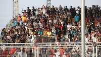 Berdasarkan pantauan detikcom di sirkuit Formula E, Ancol, Jakarta Utara, Sabtu (4/6/2022) pukul 15.30 WIB, saat balapan berlangsung, bangku-bangku di tribun tampak cukup penuh dan padat penonton.