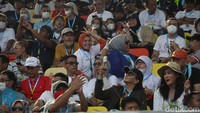 PAN ingin membuat biru tribun penonton di arena balap Formula E. Begini potret kondisi tribun penonton saat balapan berlangsung, sore tadi.
