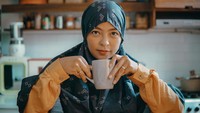 Di dapur inilah Tantri sering memasak. Penyanyi rock ini juga diketahui hobi memasak dan sering mengunggah kreasi masakannya di akun Instagram. Foto: dok. Tantri Kotak , dok. Home.co.id