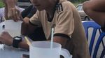 10 Wadah Minuman Unik versi Netizen Ini Bikin Geleng Kepala