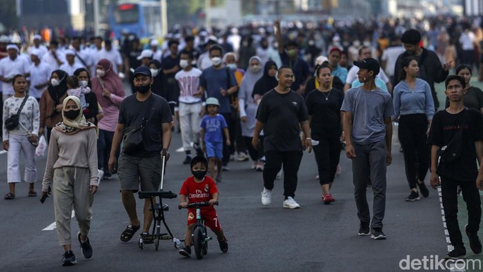 Warga Jakarta kembali menikmati hari bebas kendaraan bermotor (CFD) di Jalan Sudirman - Thamrin, Jakarta. Mereka pun tampak antusias.