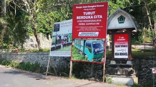 Baliho unik bertuliskan duka cita terhadap truk sampah muncul di sejumlah titik di Banjar Adat Bengkel Kawan, Desa Bengkel, Kecamatan Kediri, Tabanan, Bali, Minggu (5/6/2022).