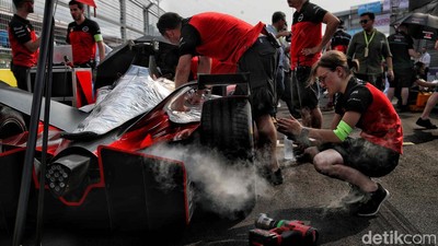 Begini Lho.. Kesibukan Teknisi di Balap Formula E Kemarin