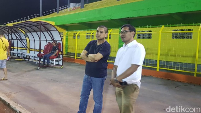 Direktur Utama PSM Makassar, Munafri Arifuddin memantau progres pembenahan di Stadion Gelora BJ Habibie Parepare.