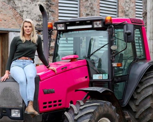 Ellie ingin menghentikan pendapat seksis dari banyak orang yang kerap menyindirnya. Dia menyebut orang yang mengkritiknya dan mengaitkan dengan pekerjaanya adalah orang yang kuno. Foto: dok. Instagram