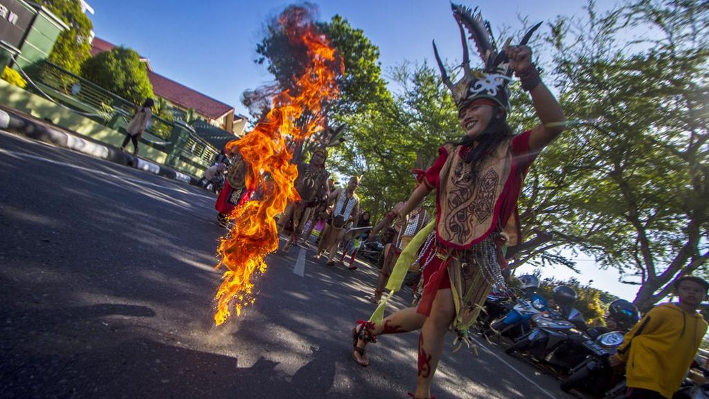 Serunya Festival Budaya Kongres Borneo Raya