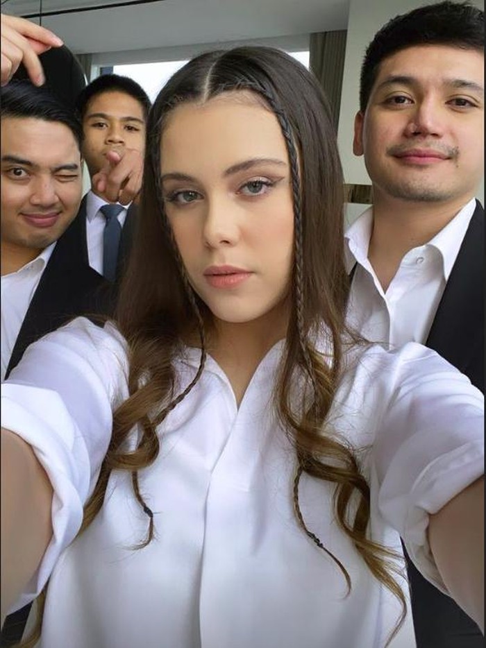 Manuella Aziza Manuella Aziza di pernikahan Eva Celia