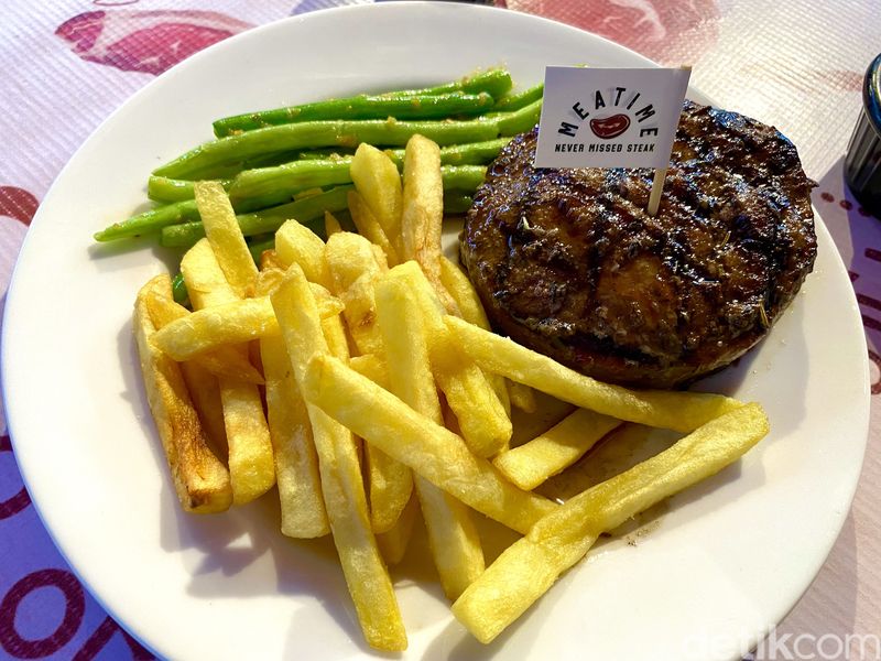 Meatime, Steakhouse kaki lima yang menyjikan steak ala bintang lima.