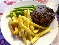 4 Alasan Warung Tenda Menu Restoran Jadi Incaran Foodies