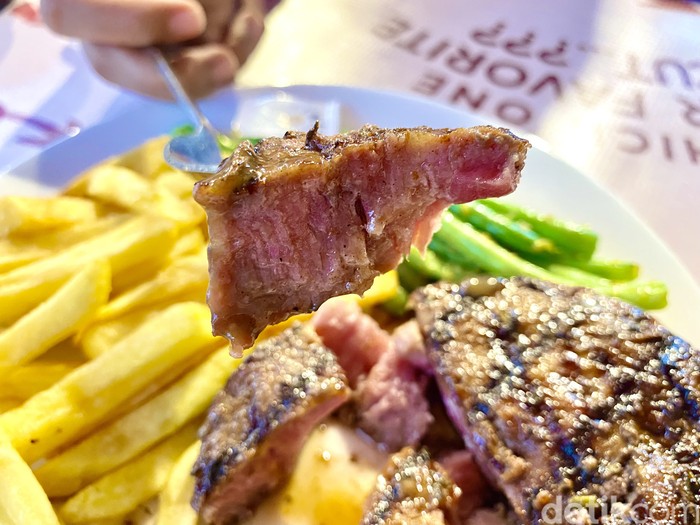 Meatime, Steakhouse kaki lima yang menyjikan steak ala bintang lima.