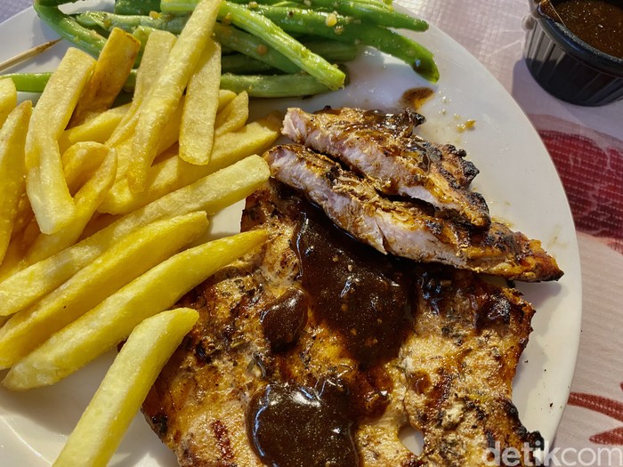 Meatime Meatime, Steakhouse kaki lima yang menyjikan steak ala bintang lima.