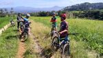 Gowes Menembus Hutan Pinus di Payakumbuh, Seru Abis!