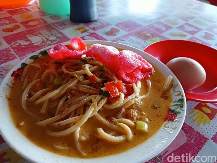 Mie Gomak di Rumah Makan Parna Medan