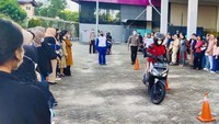 Turut hadir dalam kegiatan safety riding perwakilan dari PNM yang diwakili Pimpinan Cabang PNM Pekanbaru, Kepala Cabang PT Jasa Raharja Pekanbaru beserta jajaran, dan Kasatlantas Polres Pekanbaru.
