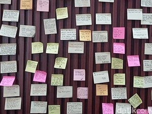 Ratusan Pesan dan Doa untuk Eril Tersemat dalam Kertas Warna-warni